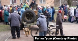 Мешканцям Чернігова роздають безкоштовно гарячі обіди, квітень 2022 року