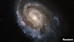 NGC6984 эшилме галактикасы.