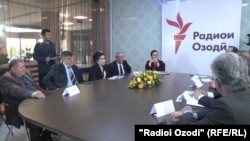 Представители политпартий на круглом столе в редакции Радио Озоди