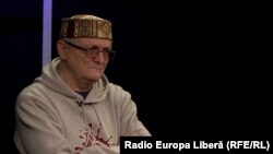 „PD-ul, de fapt, vrea să asimileze tot ce zboară, ca să devină un mega-partid și în Constituție să fie trecut ca și KPSS-ul (PCUS), ori dimpotrivă?”