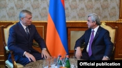 Президент Серж Саркисян жана ЖККУ баш катчысы Николай Бордюжа. Ереван, 15-апрель, 2016-жыл. 