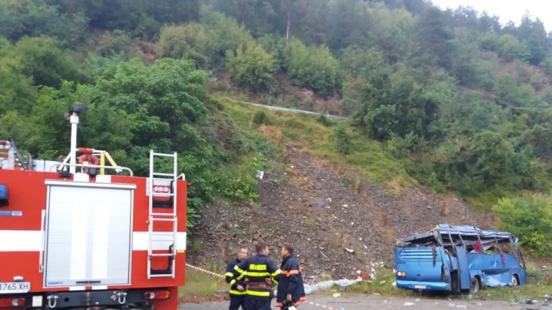 Најмалку 16 загинати во автобуската несреќа во Бугарија 