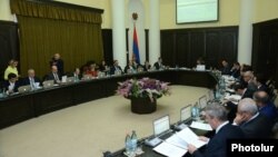 Armenia - A weekly cabinet meeting in Yerevan, 26Mar2015.