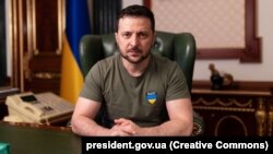 "Nemam vremena da se bavim svim izdajnicima", poručio je Volodimir Zelenski, predsednik Ukrajine, povodom slučaja Naumov (na fotografiji tokom obraćanja javnosti 19. jula 2022.)