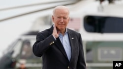 Joe Biden u bazi Andrews uoči polijetanja za Evropu