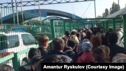 Ситуация на пункте пропуска "Ак-Жол" в Чуйской области. 11 октября 2017 года.