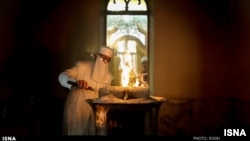 Preot zoroastrian în Iran.