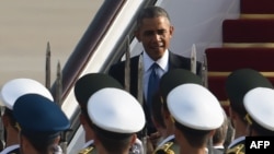 Չինաստան – ԱՄՆ նախագահ Բարաք Օբամայի ժամանումը Պեկինի միջազգային օդանավակայան, 10-ը նոյեմբերի, 2014թ․