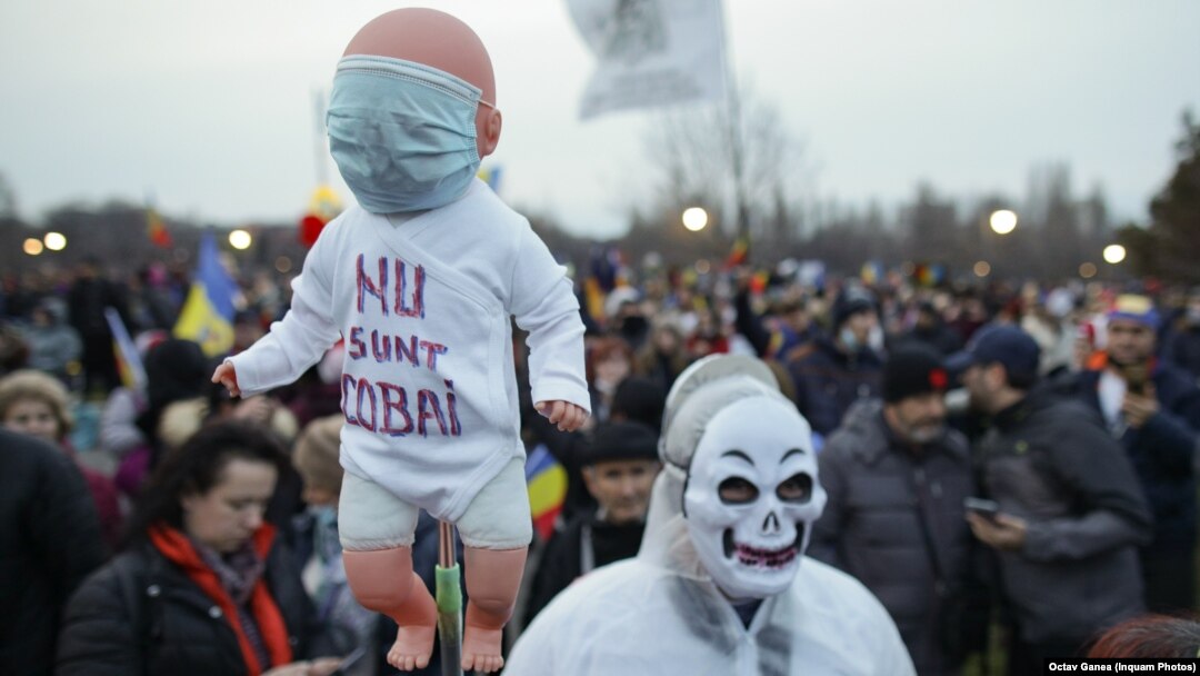 Mulți români sunt convinși că vaccinul anti-Covid le-ar putea face rău. Din acest motiv, ezită sau refuză vehement să se imunizeze.