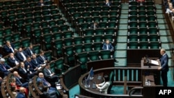 Виступаючи перед парламентом, Дональд Туск анонсував зміни в уряді в липні