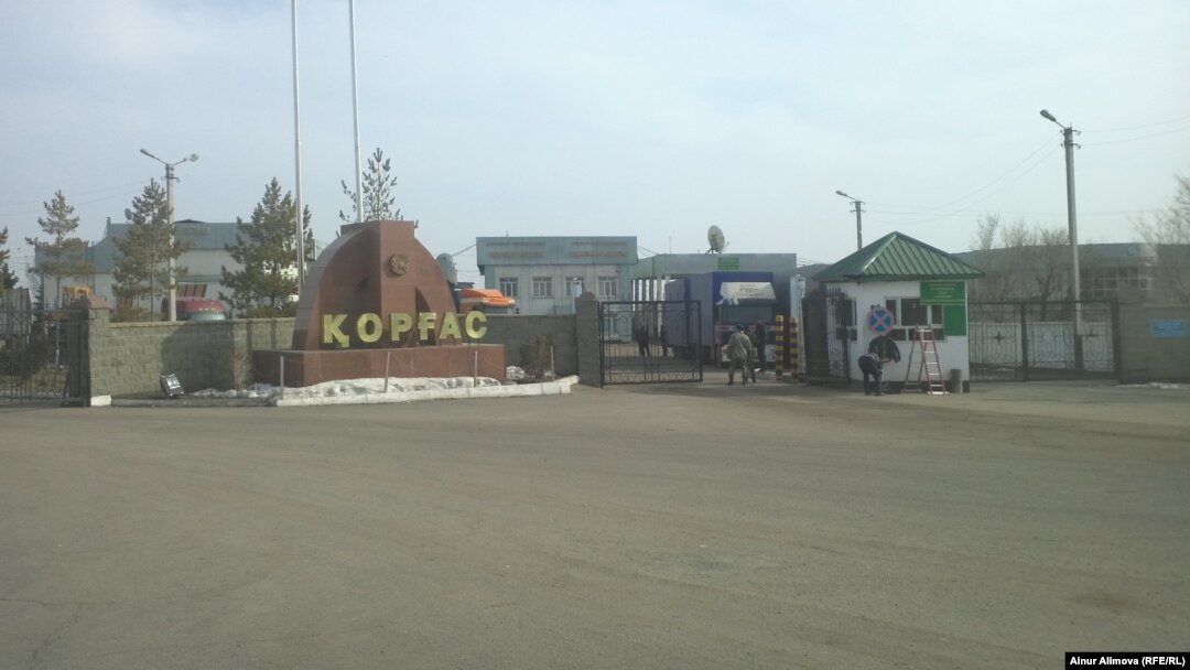 Аққұбалар жоптағы және колготкидегі секс