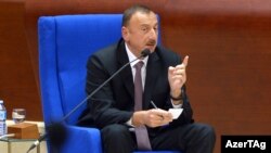 Президент Азербайджана Ильхам Алиев подписал закон, который облегчает правительству закрытие средств массовой информации, особенно имеющих иностранное финансирование