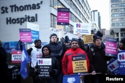 Одна из забастовок британского медицинского персонала в Лондоне, против тяжелейших условий работы и мизерных зарплат. 15 декабря 2023 года
