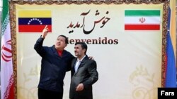 Presidenti venezuelas, Hugo Chavez, dhe ai iranian Mahmud Ahmadinejad