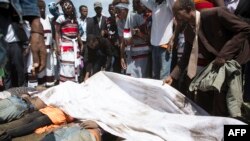 Трупови на луѓето кои загинаа за време на стампедо на фестивал во Бишофту во Етиопија на 2 октомври 2016