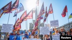 Rudele soldaților ucraineni dispăruți la un miting cu ocazia Zilei Independenței, în centrul Kievului, pe 24 august.