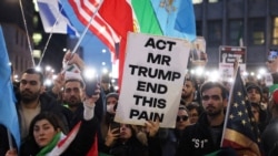 Skup ispred američkog konzulata u Milanu u Italiji za podršku protestima u Iranu, 13. januar 2026.