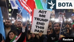 Protesta pranë konsulatës të Shteteve të Bashkuara në Milano, në mbështetje të protestave masive në Iran 