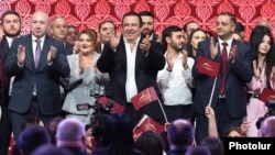 Armenia - Gagik Tsarukian (center) holds a pre-election congress of his Prosperous Armenia Party, Yerevan, April 9, 2026.