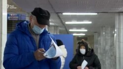 Киргизстан голосує на президентських виборах в умовах сильного холоду і затримок (відео)