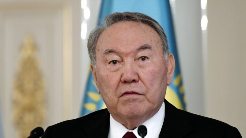 Казахстанан президенто Назарбаев Нурсултана дарж охьадиллина