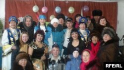 "Умырзая" артистлары тамашачылар белән
