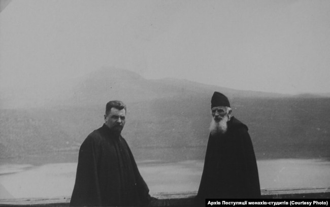 Йосиф Сліпий (ліворуч) і Климентій Шептицький під час візиту до Італії біля озера Альбано, 1939 рік