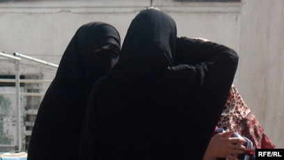 Платок — дело тонкое: почему Таджикистан воюет с хиджабами и бородами | Статьи | Известия