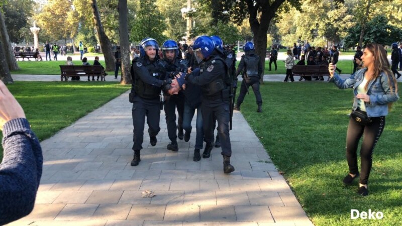 Полицијата во Баку уапси опозициски демонстранти 