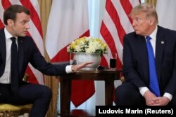 На саміті НАТО в Лондоні: президент Франції Емманюель Макрон (ліворуч) і президент США Дональд Трамп
