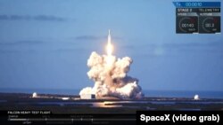 Запуск Falcon Heavy с мыса Канаверал. 6 февраля 2018 года.