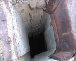 Бұрынғы Семей ядролық сынақ полигоны аумағындағы бункер. Шығыс Қазақстан облысы, 22 тамыз 2009 жыл.