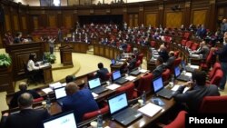 Armenia - The National Assembly debates a controversial Electoral Code drafted by the government, Yerevan, 26Apr2016.