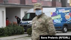 Vojnik ispred karantina u Podgorici, 20. mart
