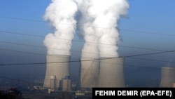 The coal-fired thermal power plant in Tuzla, Bosnia-Herzegovina (file photo)