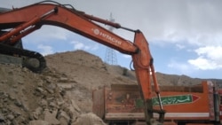 بلوچستان کې مزدوران د سړک پر جوړولو بوخت دي ـ انځور له ارشيفه