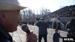 Opposition leaders address the demonstrators in Talas