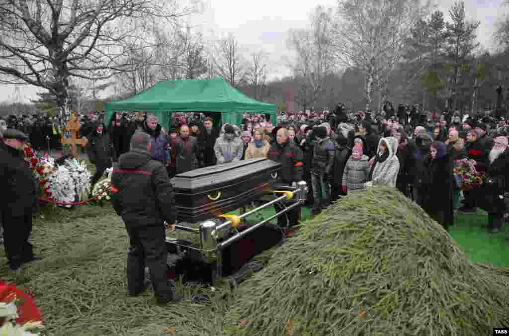 Nemtsov is laid to rest at Troyekurovskoye Cemetery in Moscow.