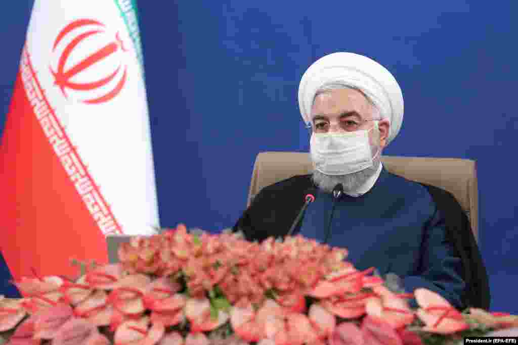 ИРАН - Иранскиот претседател Хасан Рохани изјави дека Бахреин и Обединетите Арапски Емирати ќе бидат единствените одговорни за сериозните последици од нормализацијата на нивните односи со Израел, јави АФП.