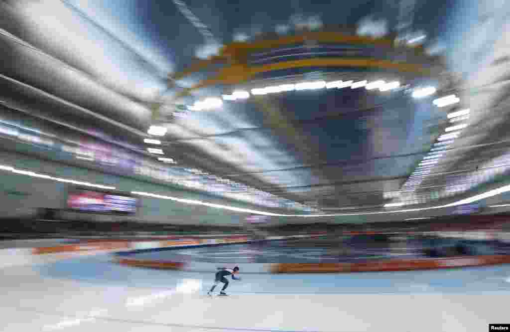 Лін Сан Хва з Південної Кореї під час 500-метрової гонки на ковзанах. Вона завоювала золоту медаль