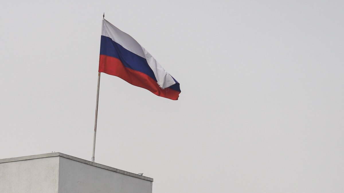 Как вынести флаг. Надругательство над флагом.