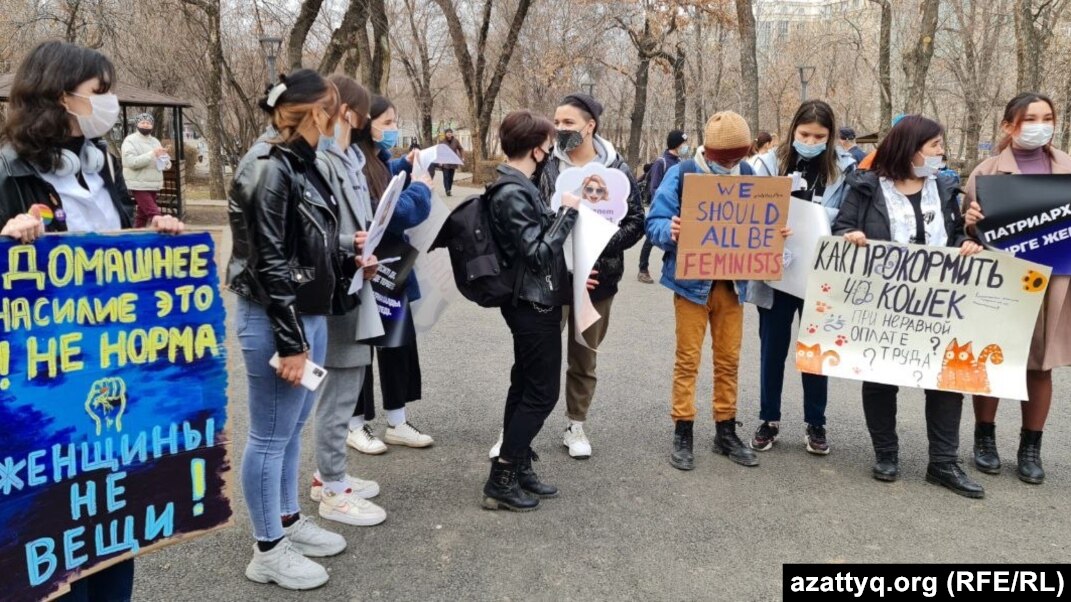 Жас әйелдермен ақ колготкидегі порно онлайн көру Франческа Джеймспен жыныстық қатынас