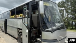 Slika koju je objavio Jegor Kovaljčuk, vršilac dužnosti guvernera Brjanska, prema njegovim tvrdnjama prikazuje posledice napada dronom na autobus u ruskom pograničnom regionu.