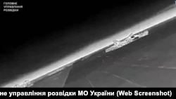 Пашкоджаны расейскі самалёт Су-30 на вайсковым аэрадроме «Сакі» летам 2025 году. Архіўнае фота