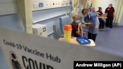Centru de vaccinare împotriva COVID-19 în Marea Britanie