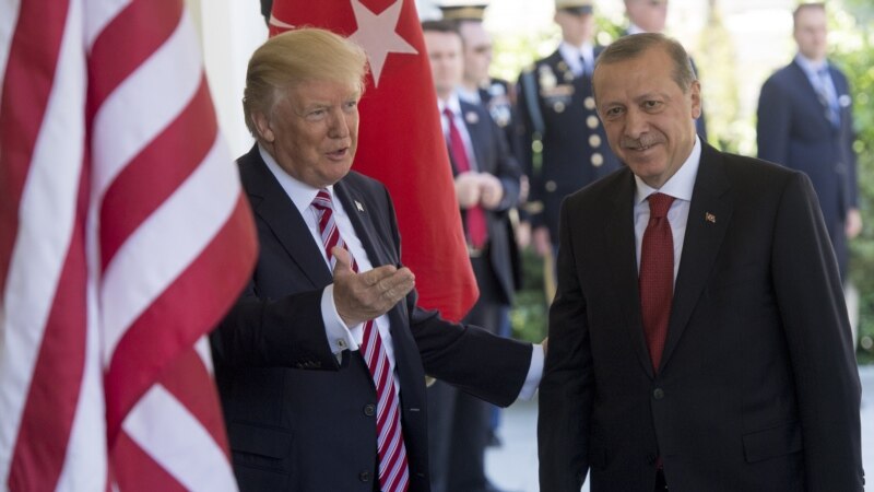 Erdogan: SHBA-ja po vonohet në krjimin e zonës së sigurt në Siri