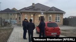 Дом Улана Салянова, где он был застрелен. 6 ноября 2017 года. 