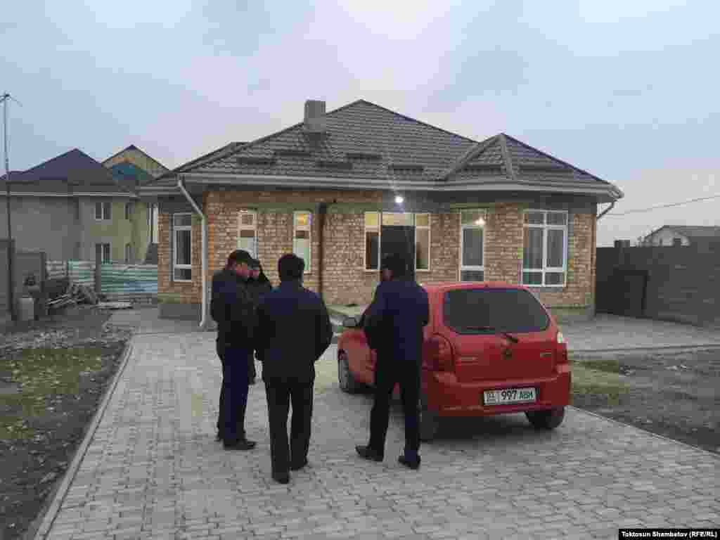 Бишкекте милиция адам&nbsp;өлтүргөн кылмышкерлерди&nbsp;издөө операциясын жарыялады.