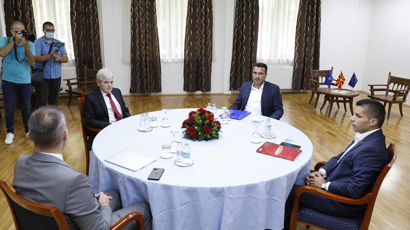 Договор за влада- Заев премиер сега, а сто дена пред избори кадар од ДУИ
