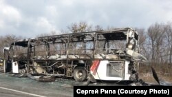 Автобус крымских «антимайдановцев», сожженный под Корсунем-Шевченковским 20 февраля 2014 года